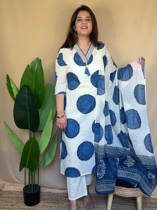 Off-White Blue Printed Kurta Set with V Neckline